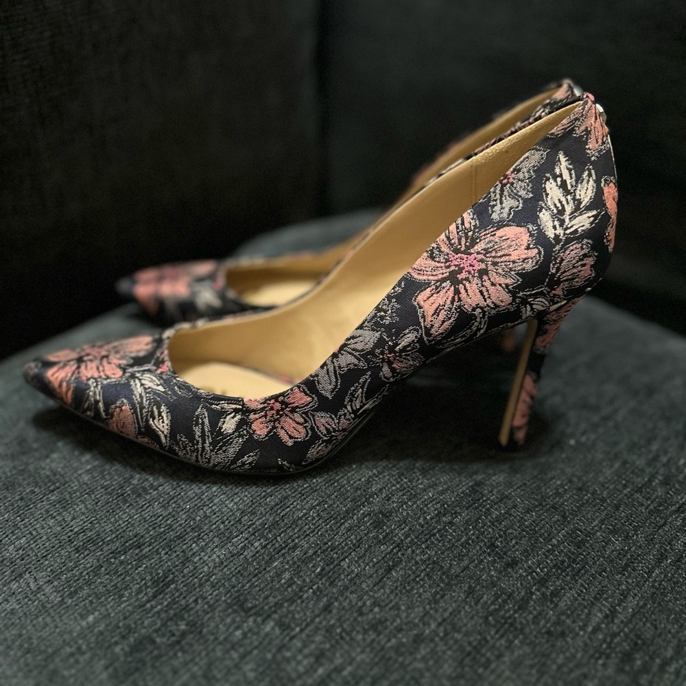 Sam Edelman Elegant Black and Pink Heels - Picture 5 of 7
